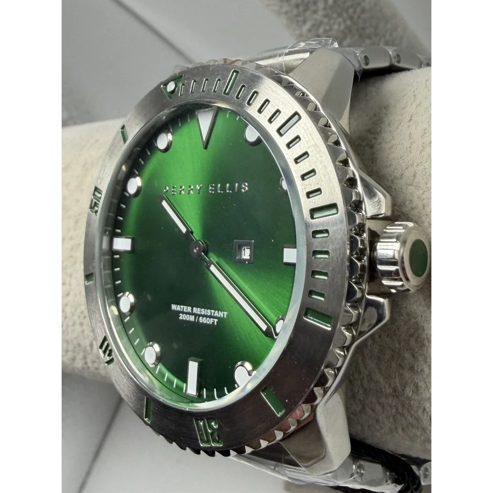 Perry Ellis Mens Divers Watch 02003-02 New Battery Green Dial 45MM 7.5